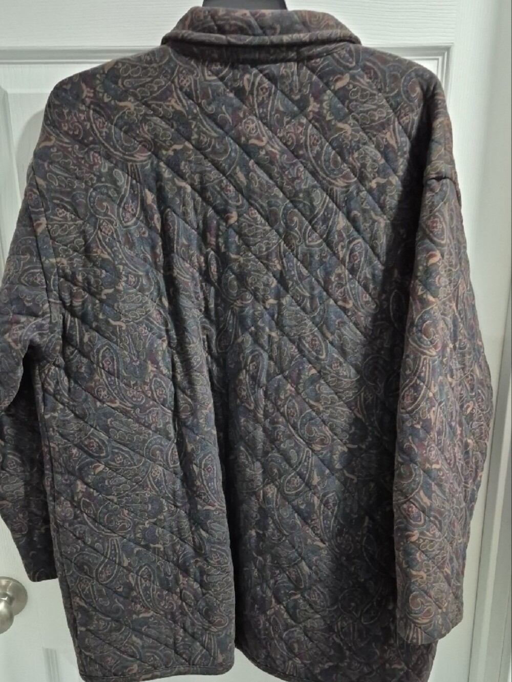 Jones Wear Quilted Paisley Puffer Jacket in Navy with Subtle Multicolor Accents - Picture 2 of 7